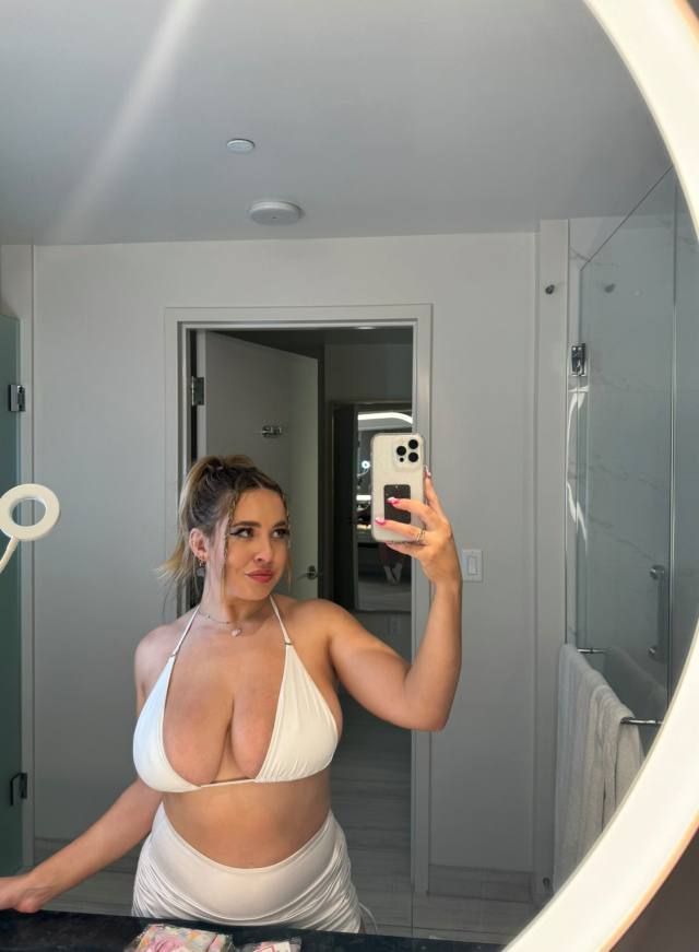 Down for hookup fun sex🍆🍑👅💦💦💧💦 - Image 3